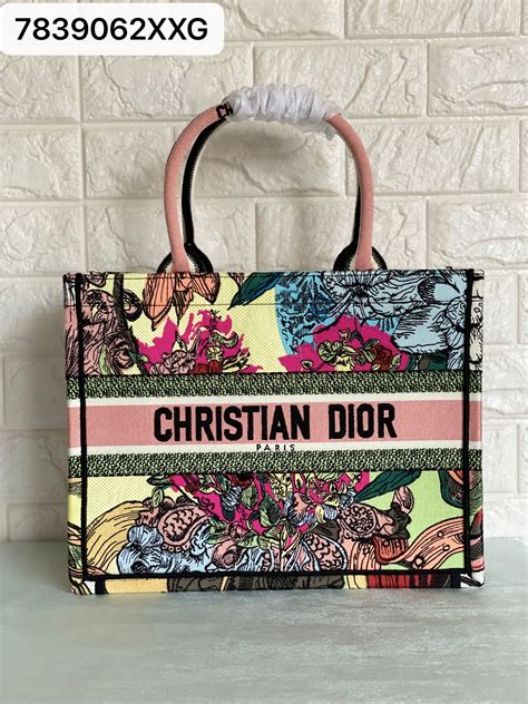 christian dior tote bag flowers|dior book totes preis.